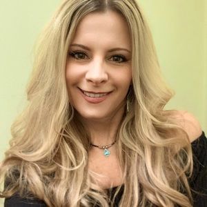 Meet your Posher, Carrie